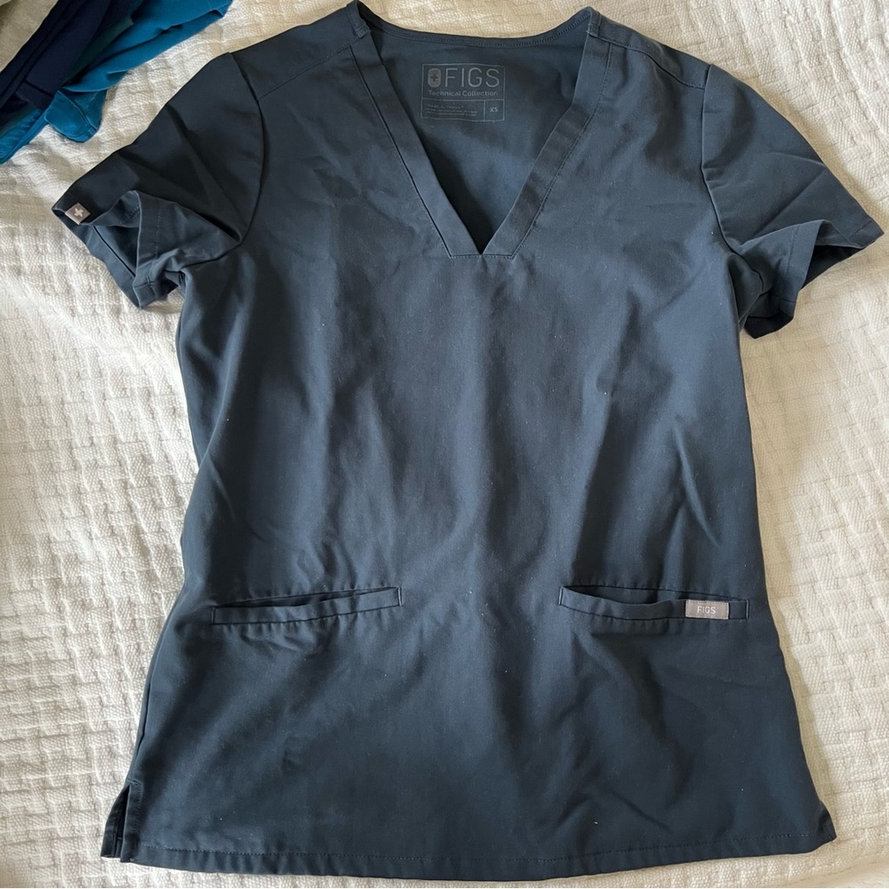 Figs Dark Harbor Casma Scrub Top